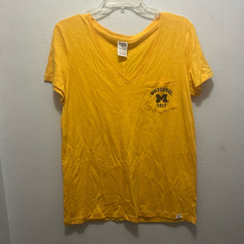 PINK Victoria's Secret Michigan Wolverines V-Neck Tee